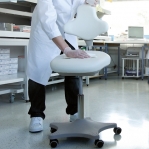 Laboratoriotuoli musta, korkeus 450-650 mm